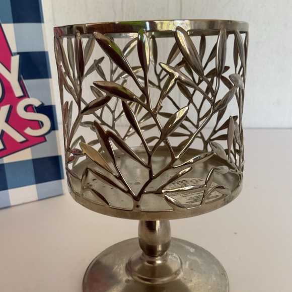 Bath & Body Works Vine Leaf Pedestal 3-Wick Candle Holder - Picture 5 of 12